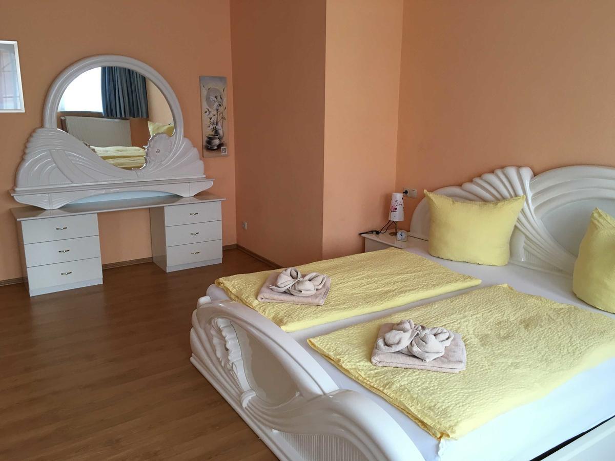 Ferienhaus, Doppelhaushaelfte In Seebad Ahlbeck Heringsdorf  Exteriör bild